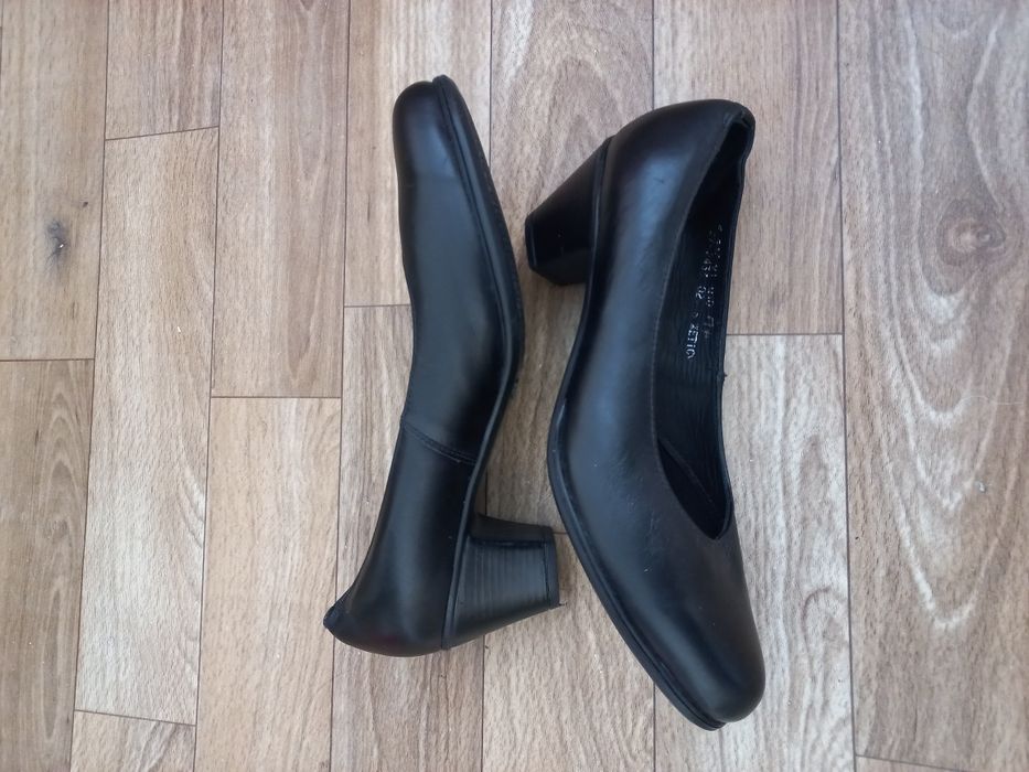 Туфли чёрные кожаные