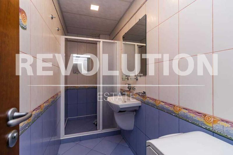 Дава се под наем Тристаен апартамент в Варна, Червен площад - 92 кв.м за 897.6 € - Снимка #6