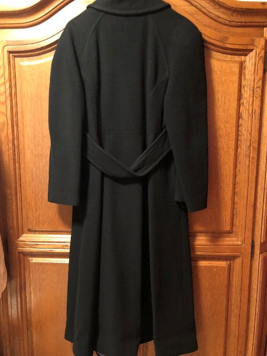 Palton negru, dame