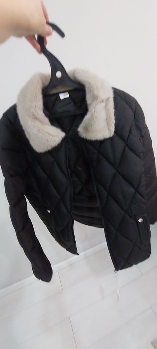 Продам легкую куртку на весну и осень