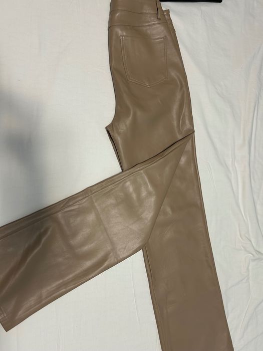 Vand pantalon bej de imitatie de piele