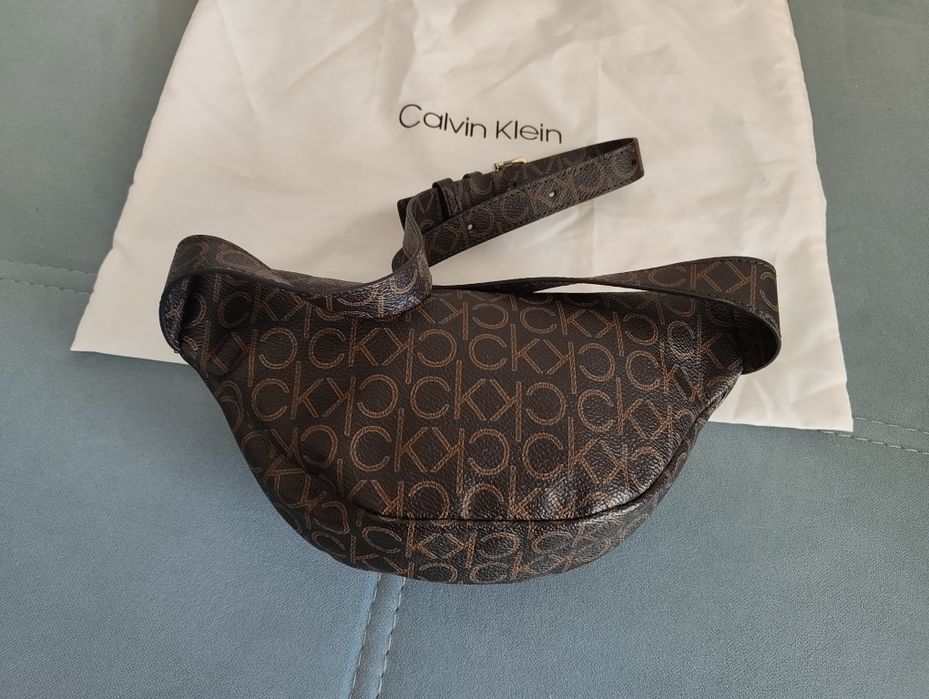 Оригинална чанта Calvin Klein
