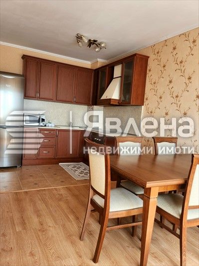 Продава се Тристаен апартамент в Варна, Виница - 120 кв.м за 1542 €/кв.м - Снимка #2