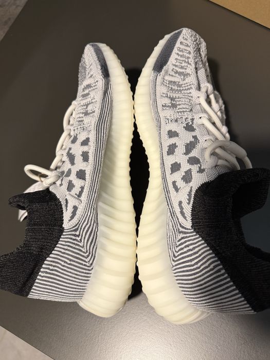 Yeezy 350V2 CMPCT