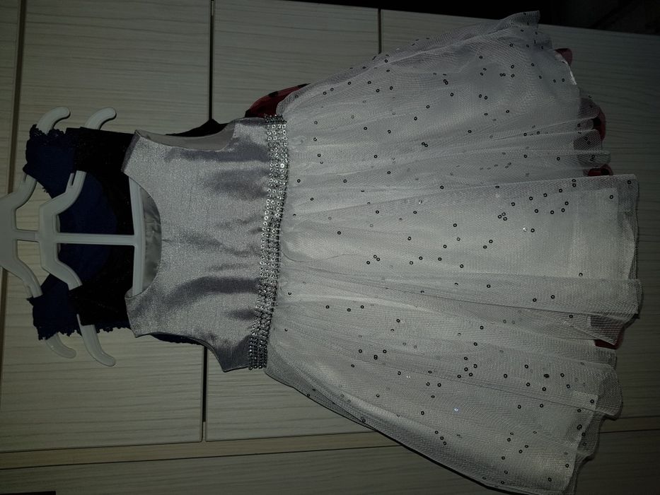 Официални и дълги рокли  с тюл