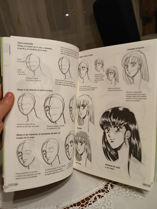 Vând carte pentru desen manga