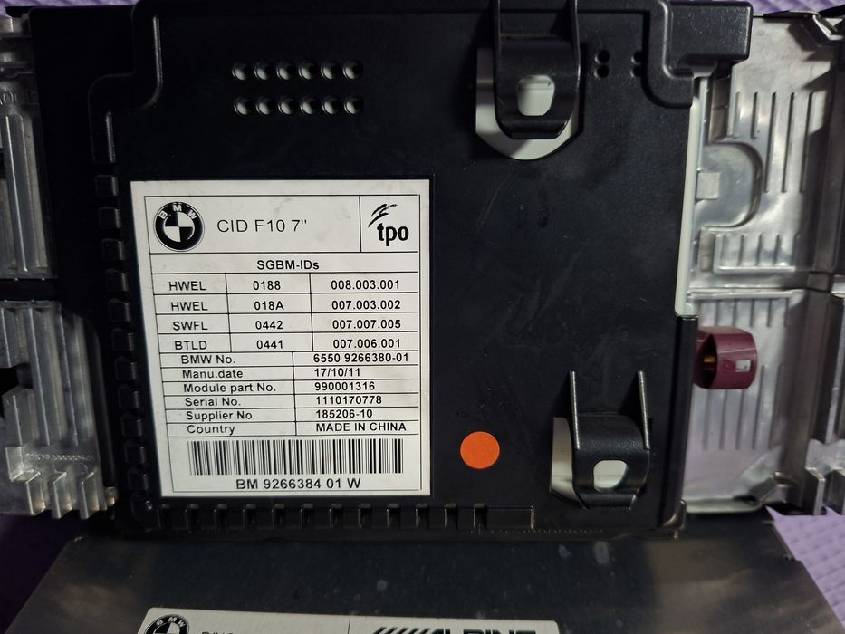 Kit Navigatie Mica Originala BMW F10 F11 Seria 5 – Unitate + Ecran + Cablu