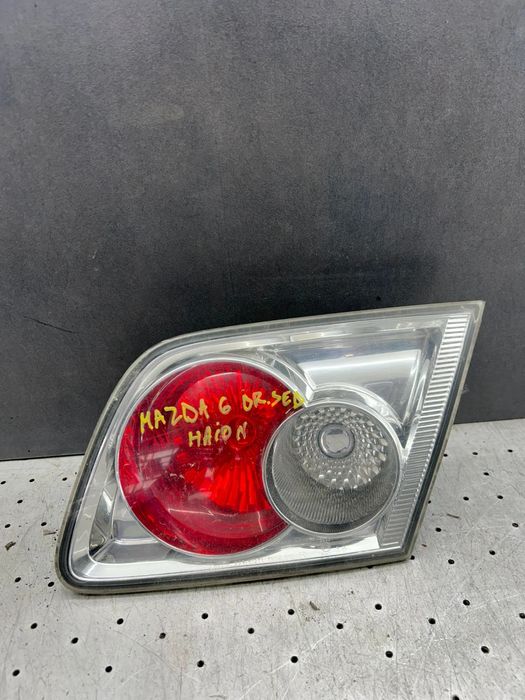 Lampa / Tripla stop dreapta pe hayon Mazda 6 2.0 MZR-CD MT (121 hp)