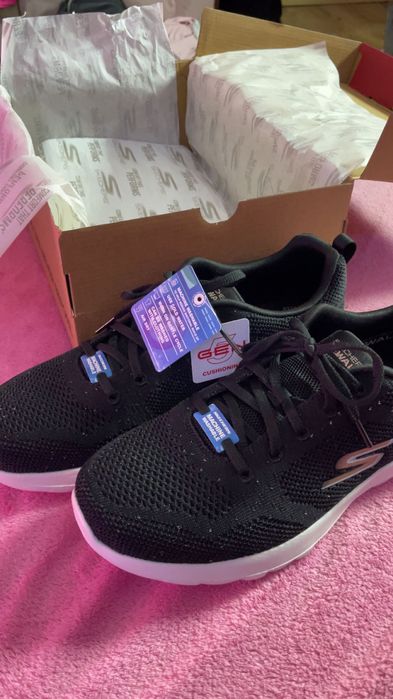 Дамски блестящи маратонки SKECHERS