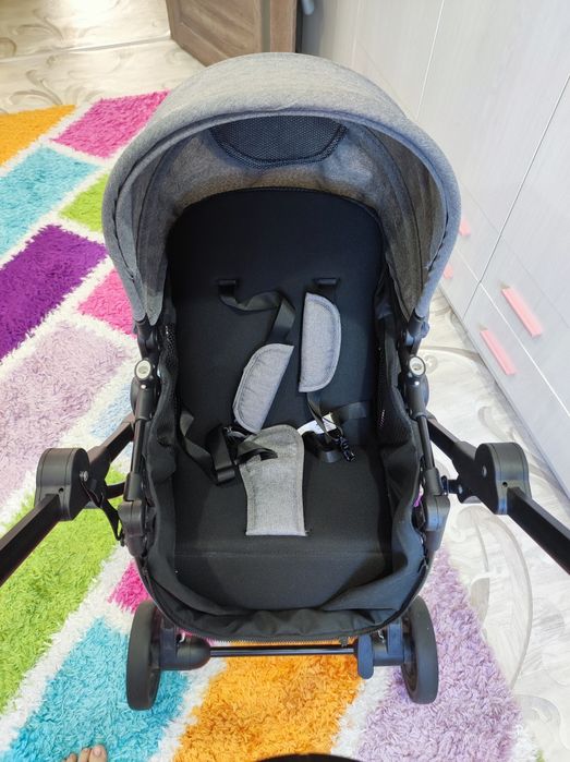 Коляска очень легкая, для новорожденных