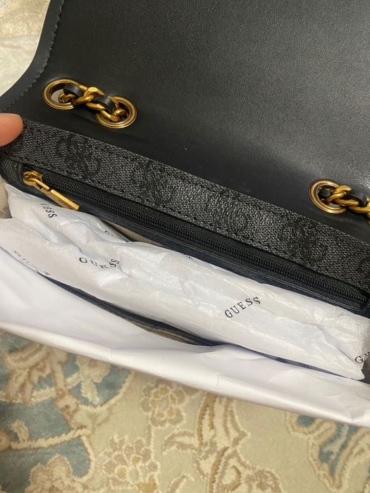 Кросбоди сумка Guess