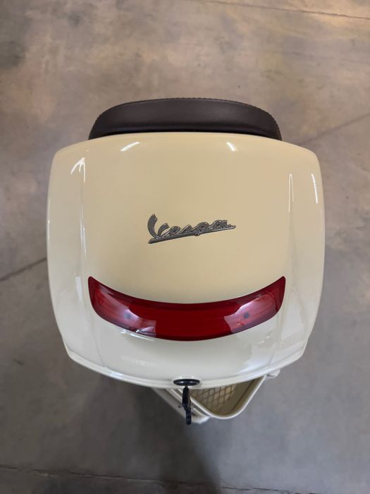 Кутия за Vespa LXV