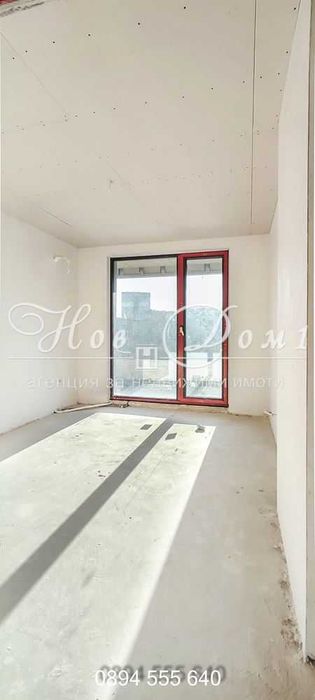 Юг Юг Юг Изток Дневна 27м2Модерна сграда с окачена фасада