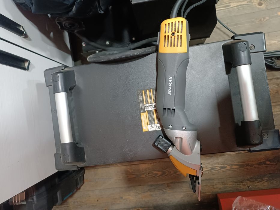 Ку́йни Жунини Оладигон Мошинка