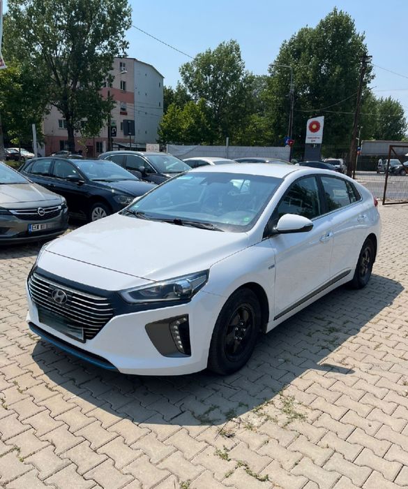 Inchiriere Inchirieri Toyota Prius Hyundai Ioniq Uber Bolt ridesharing