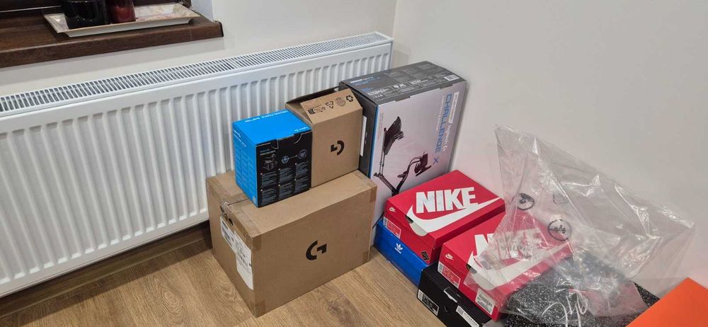 Logitech - G923, PS4/PS5/PC + Shifter Подарък + Playseat Challenge X