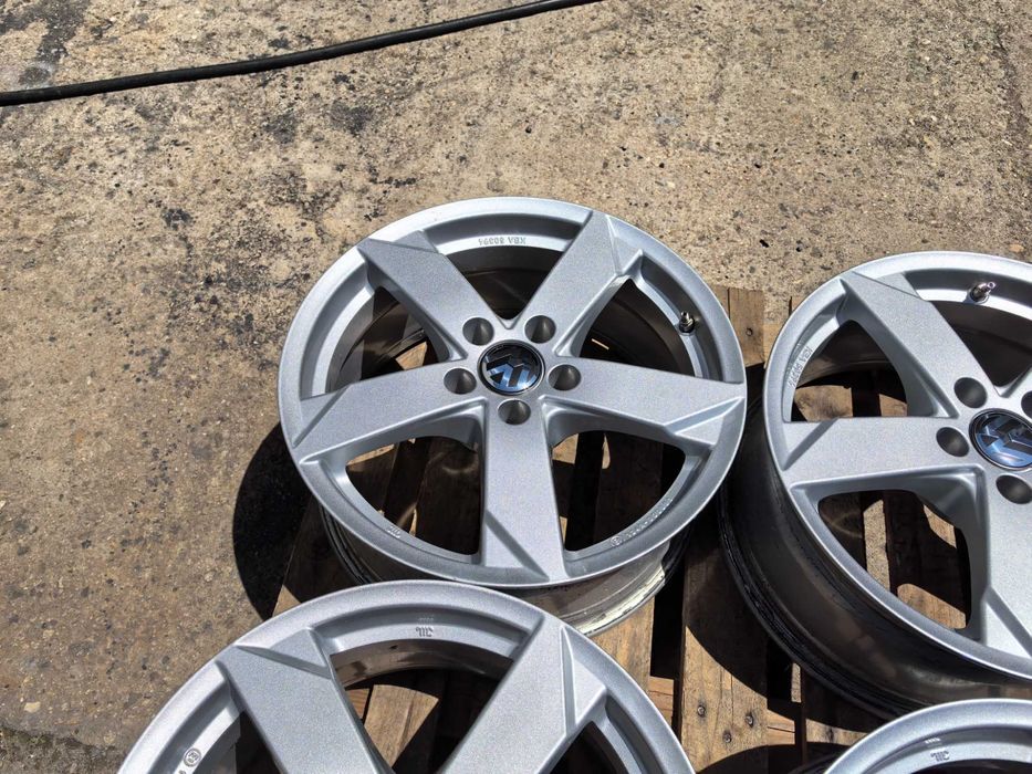 17 цола 5 х 112 мм Фолксваген / АУДИ / Мерцедес - 7,5 Инча / ЕТ 38