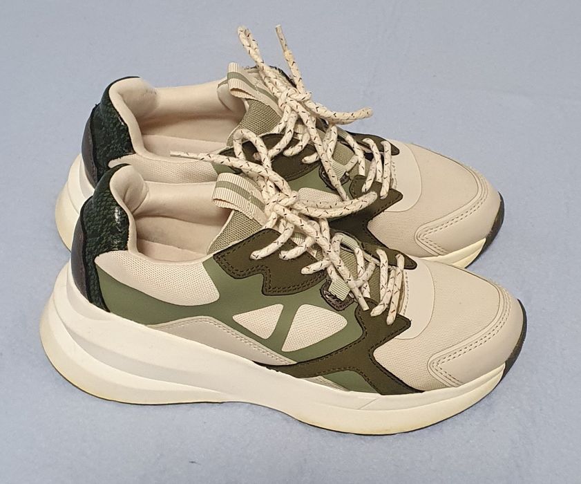 Adidasi Stradivarius Dama marimea 37