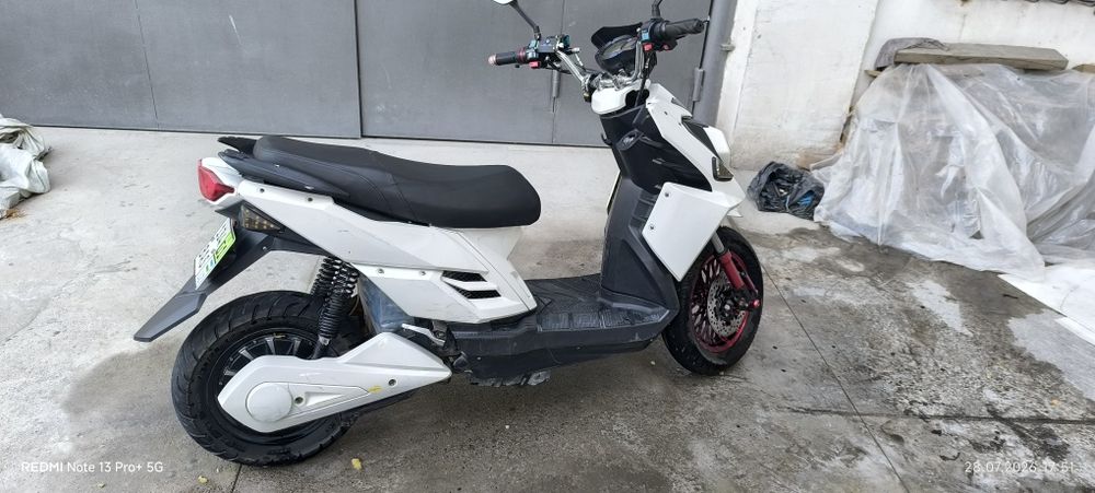 Срочно продаю электроскутер