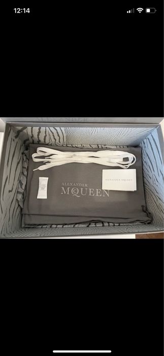 Sneakers din piele Alexander McQueen masura 39,5