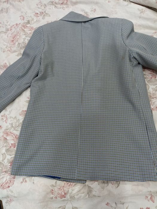 Продаётся пиджак за 3 000