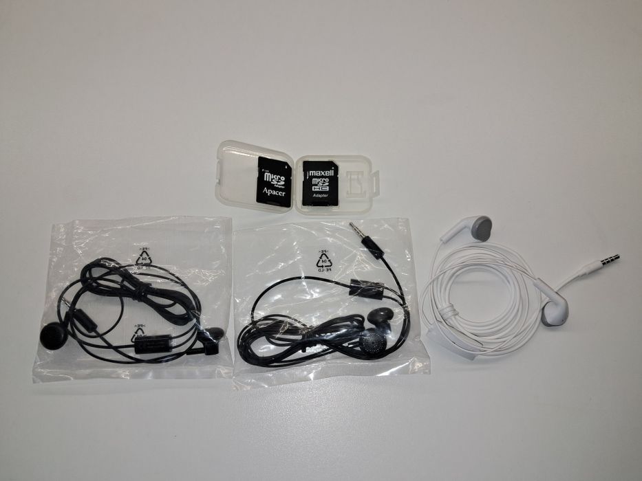 Зарядно за Nokia 108, слушалки и SD адаптер