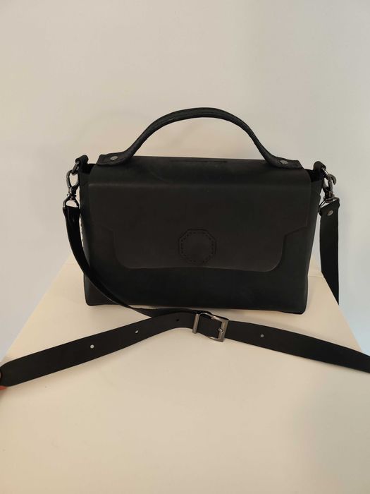 Ръчно изработена черна кожена чанта