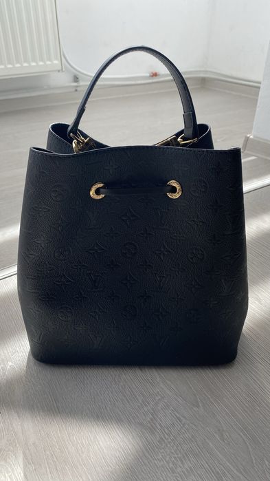 Louis Vuitton NéoNoè leather handbag