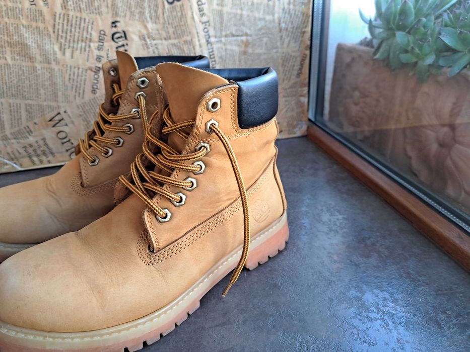дамски боти,кубинки,зимни обувки номер 39 Timberland,