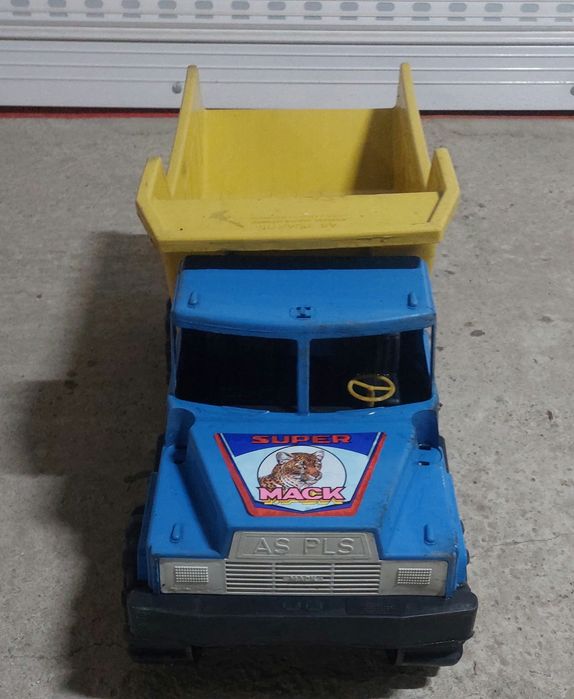 Детски самосвал 1 бр