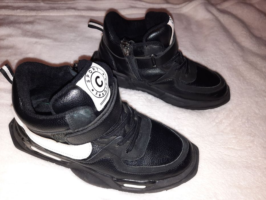 Демисезонные кроссовки