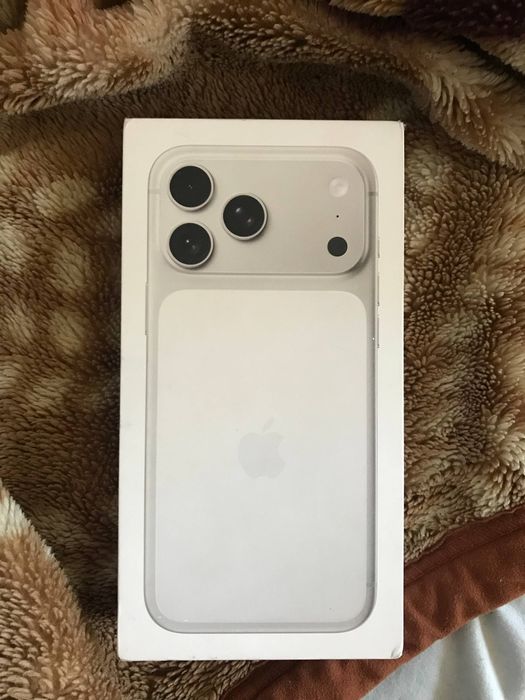 Iphone 17 pro max silver