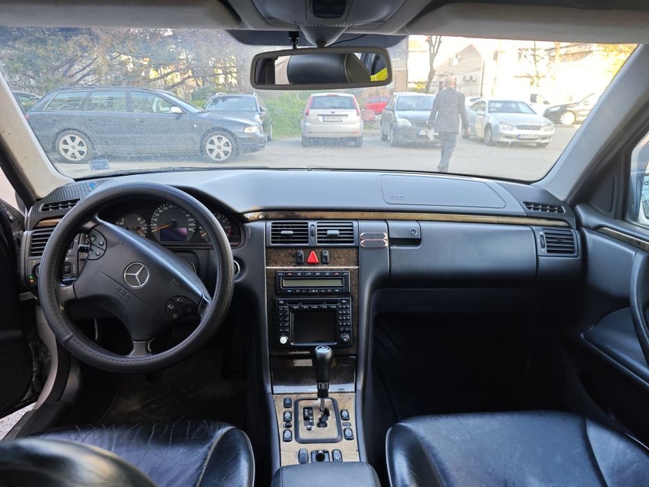 Mercedes-Benz E320 4MATIC 2001г.