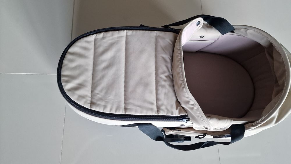 Vând landou pentru carut yoyo , stare impecabila