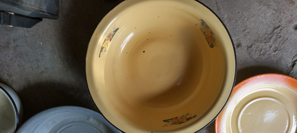 Разносы, чашки, тарелки