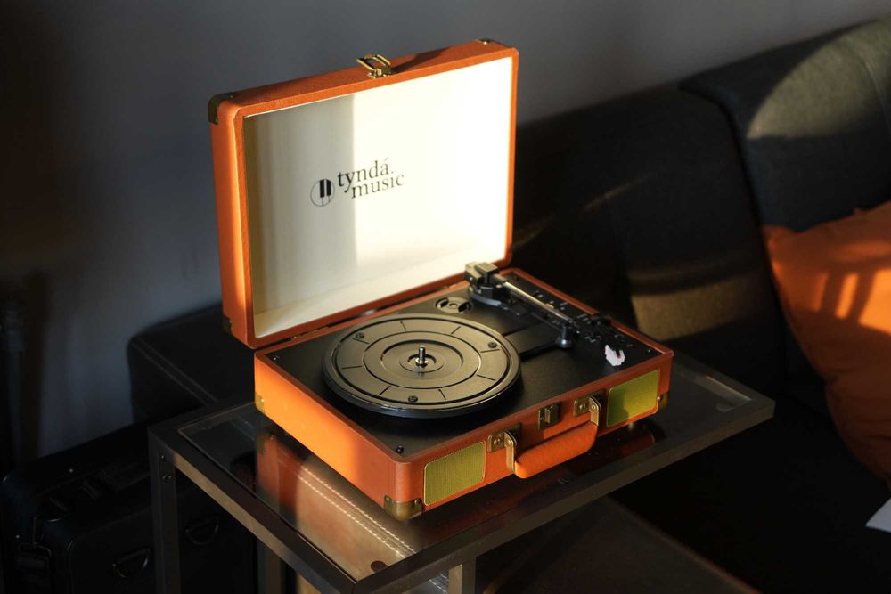 Виниловый проигрыватель. Совершенно новый