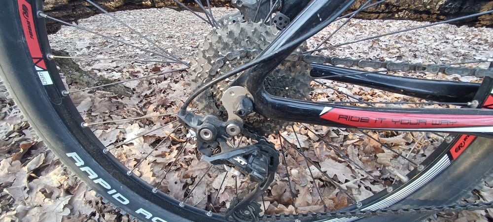 Montainbaik  carbon Univega , cu furcă fox