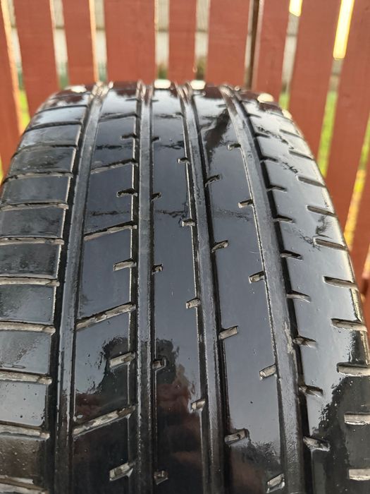 Vând cauciucuri de vară Toyo R19