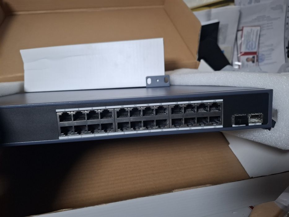 Hikvision DS-3E1526P-SI