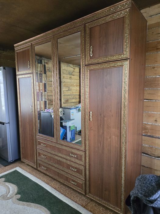 Продам шкаф для одежды