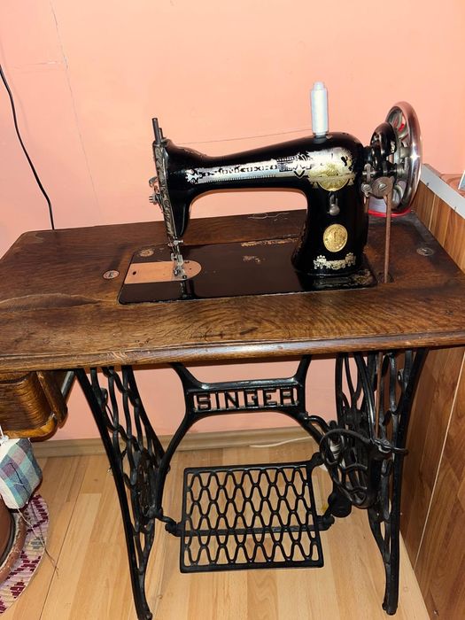 Masina de cusut Singer