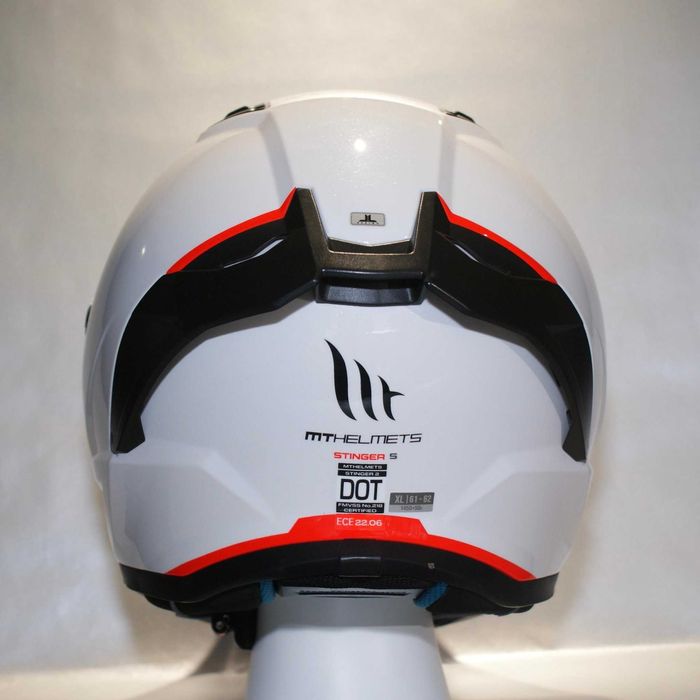 Чисто нова каска за мотор MT Helmerts Stinger 2 размер XL.