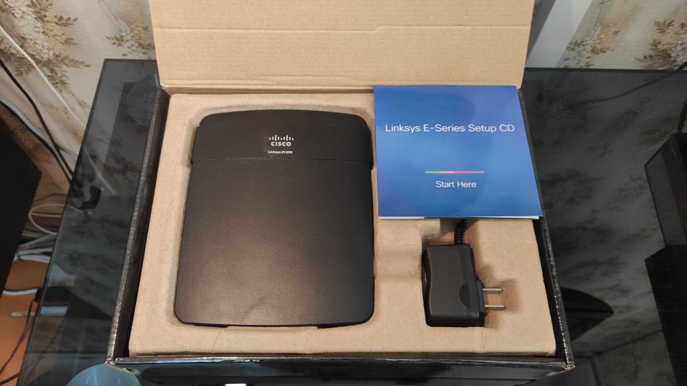 Роутер Linksys (Cisco) E1200