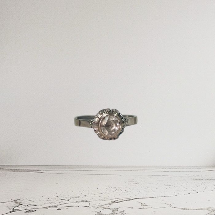 Златен античен пръстен 18к бяло злато и диамант 1кт