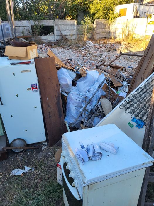 Servicii Debarasare mobilier si transport marfa