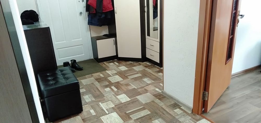 Продам двухкомнатную квартиру в районе вокзала