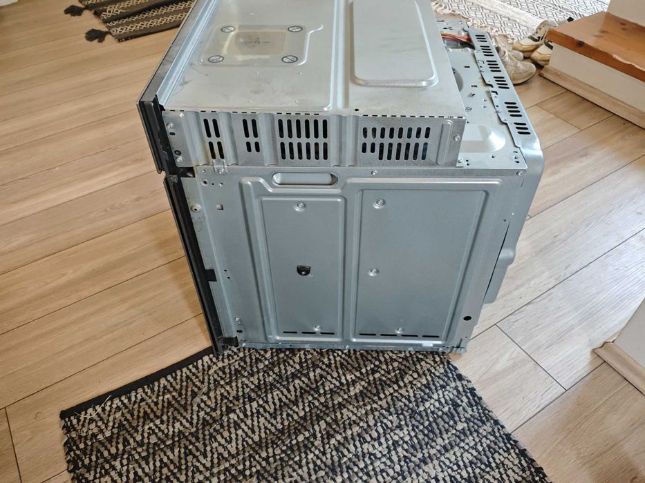Фурна за вграждане Bosch HBA73B250 (Произведена в Германия) – ЗА ЧАСТИ / РЕМОНТ
