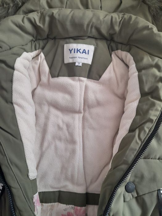 Зимняя куртка на девочку 8-9 лет