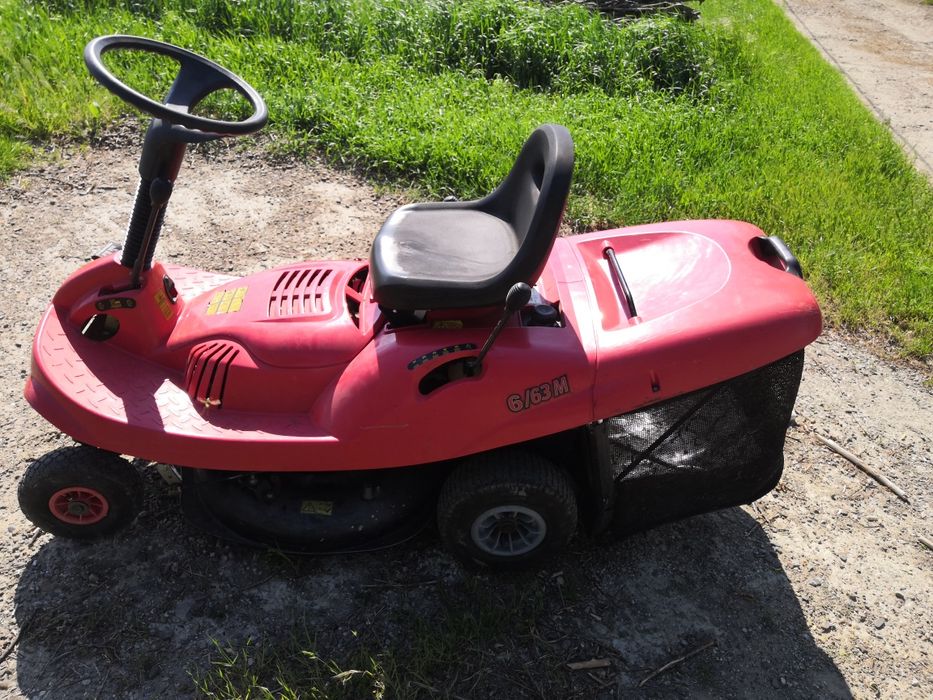Tractoras pentru turns gazon