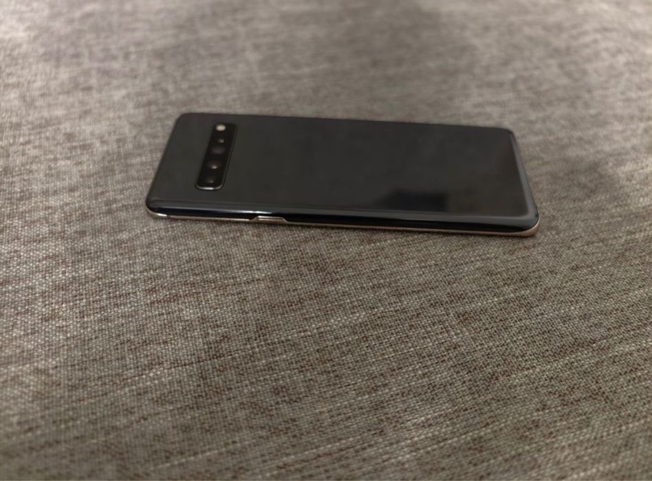 Самсунг С10 5 дж